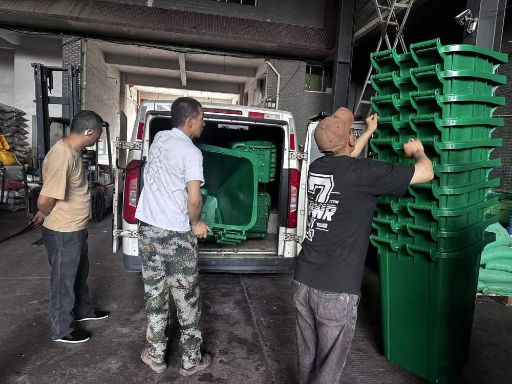 携手共建宜居社区！湖南央机智能装备与隆回物业达成 240L 新材料环卫垃圾桶供货合作